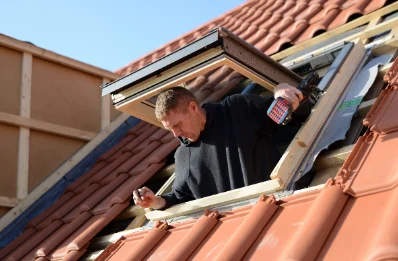 Pose de fenêtres de toit Velux à Bauduen